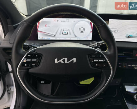 Белый Киа EV6, объемом двигателя 0 л и пробегом 8 тыс. км за 44500 $, фото 87 на Automoto.ua