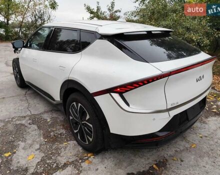 Білий Кіа EV6, об'ємом двигуна 0 л та пробігом 2 тис. км за 22000 $, фото 2 на Automoto.ua