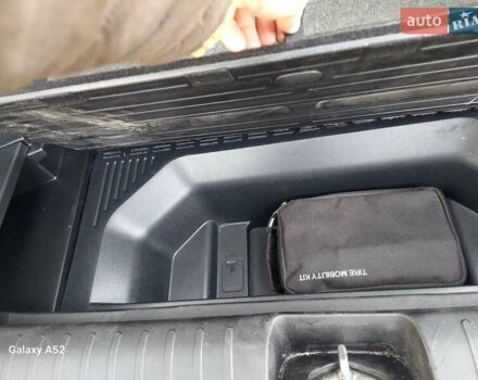 Белый Киа EV6, объемом двигателя 0 л и пробегом 67 тыс. км за 23700 $, фото 4 на Automoto.ua