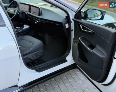 Білий Кіа EV6, об'ємом двигуна 0 л та пробігом 20 тис. км за 26500 $, фото 24 на Automoto.ua
