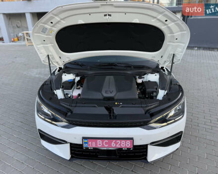 Білий Кіа EV6, об'ємом двигуна 0 л та пробігом 20 тис. км за 26500 $, фото 42 на Automoto.ua