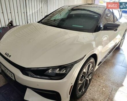 Белый Киа EV6, объемом двигателя 0 л и пробегом 4 тыс. км за 28900 $, фото 3 на Automoto.ua