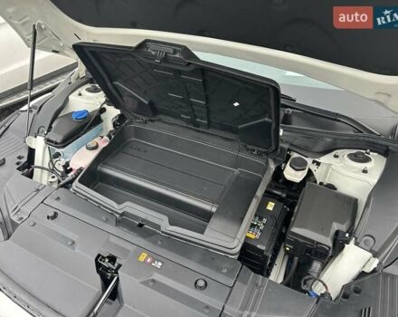 Белый Киа EV6, объемом двигателя 1.99 л и пробегом 11 тыс. км за 34999 $, фото 11 на Automoto.ua