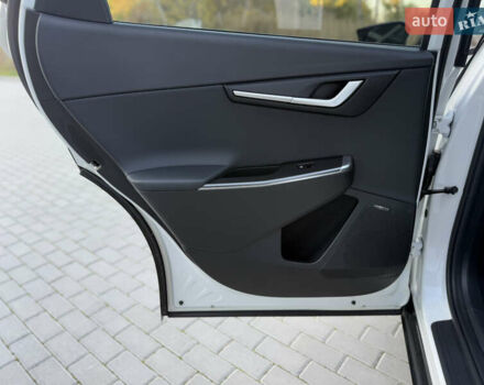 Білий Кіа EV6, об'ємом двигуна 0 л та пробігом 20 тис. км за 26500 $, фото 30 на Automoto.ua