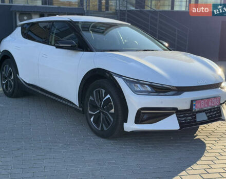 Білий Кіа EV6, об'ємом двигуна 0 л та пробігом 20 тис. км за 26500 $, фото 3 на Automoto.ua