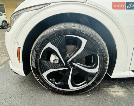 Белый Киа EV6, объемом двигателя 1.99 л и пробегом 11 тыс. км за 34999 $, фото 2 на Automoto.ua