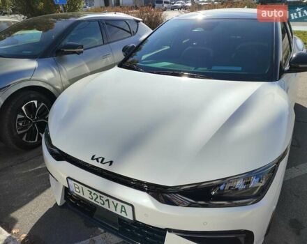 Белый Киа EV6, объемом двигателя 0 л и пробегом 4 тыс. км за 28900 $, фото 4 на Automoto.ua