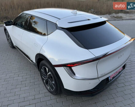 Білий Кіа EV6, об'ємом двигуна 0 л та пробігом 20 тис. км за 26500 $, фото 11 на Automoto.ua