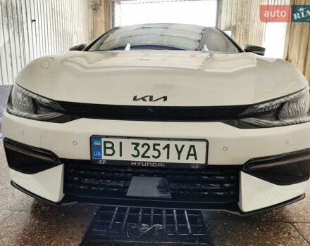 Белый Киа EV6, объемом двигателя 0 л и пробегом 4 тыс. км за 28900 $, фото 1 на Automoto.ua