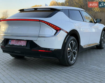Білий Кіа EV6, об'ємом двигуна 0 л та пробігом 20 тис. км за 26500 $, фото 2 на Automoto.ua