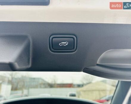 Белый Киа EV6, объемом двигателя 1.99 л и пробегом 11 тыс. км за 34999 $, фото 18 на Automoto.ua