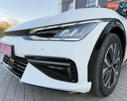 Білий Кіа EV6, об'ємом двигуна 0 л та пробігом 20 тис. км за 26500 $, фото 7 на Automoto.ua