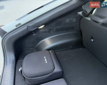 Білий Кіа EV6, об'ємом двигуна 0 л та пробігом 20 тис. км за 26500 $, фото 39 на Automoto.ua