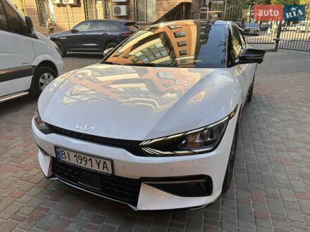 Киа EV6 2021 в Полтаве на Automoto.ua Белый Киа EV6, объемом двигателя 0 л и пробегом 23 тыс. км за 29000 $, фото 1 на Automoto.ua