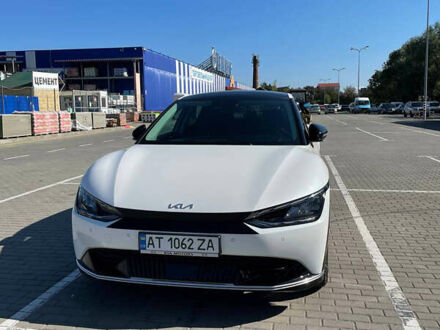 Киа EV6 2022 в Коломые на Automoto.ua Белый Киа EV6, объемом двигателя 0 л и пробегом 12 тыс. км за 36000 $, фото 1 на Automoto.ua