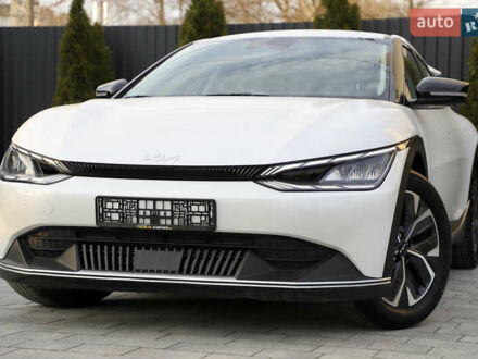 Киа EV6 2022 в Дрогобыче на Automoto.ua Белый Киа EV6, объемом двигателя 0 л и пробегом 82 тыс. км за 23900 $, фото 1 на Automoto.ua