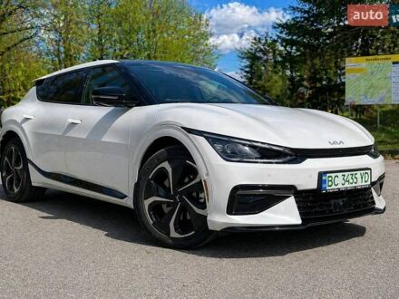 Белый Киа EV6, объемом двигателя 0 л и пробегом 35 тыс. км за 31000 $, фото 1 на Automoto.ua