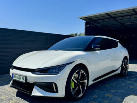 Белый Киа EV6, объемом двигателя 0 л и пробегом 25 тыс. км за 36900 $, фото 1 на Automoto.ua