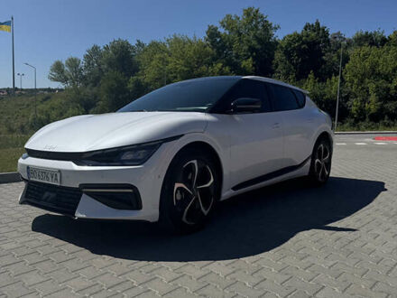 Киа EV6 2023 в Тернополе на Automoto.ua Белый Киа EV6, объемом двигателя 0 л и пробегом 18 тыс. км за 32000 $, фото 1 на Automoto.ua