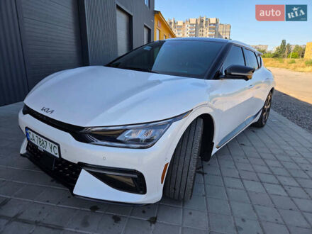 Киа EV6 2023 в Черкассах на Automoto.ua Белый Киа EV6, объемом двигателя 0 л и пробегом 62 тыс. км за 29500 $, фото 1 на Automoto.ua