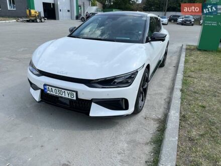 Киа EV6 2023 в Киеве на Automoto.ua Белый Киа EV6, объемом двигателя 0 л и пробегом 6 тыс. км за 49000 $, фото 1 на Automoto.ua