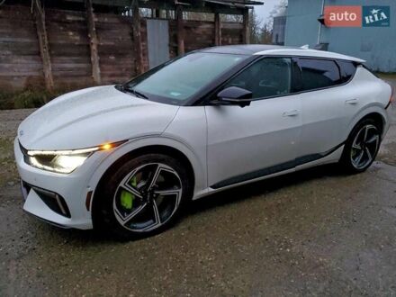 Белый Киа EV6, объемом двигателя 0 л и пробегом 18 тыс. км за 13000 $, фото 1 на Automoto.ua