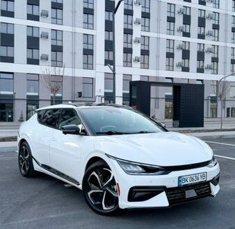 Білий Кіа EV6, об'ємом двигуна 0 л та пробігом 32 тис. км за 28500 $, фото 1 на Automoto.ua