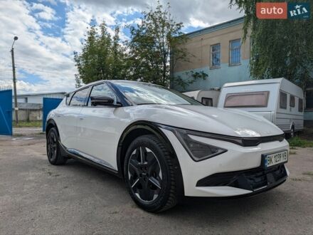 Белый Киа EV6, объемом двигателя 0 л и пробегом 8 тыс. км за 37000 $, фото 1 на Automoto.ua