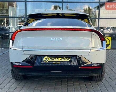 Бежевый Киа EV6, объемом двигателя 0 л и пробегом 66 тыс. км за 28500 $, фото 5 на Automoto.ua