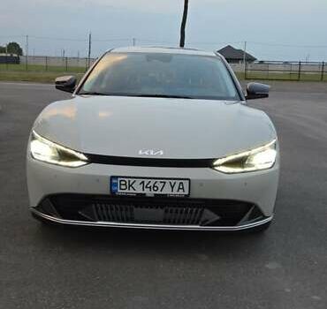 Бежевый Киа EV6, объемом двигателя 0 л и пробегом 60 тыс. км за 24500 $, фото 5 на Automoto.ua