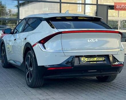 Бежевый Киа EV6, объемом двигателя 0 л и пробегом 66 тыс. км за 28500 $, фото 4 на Automoto.ua