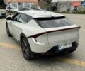 Бежевый Киа EV6, объемом двигателя 0 л и пробегом 33 тыс. км за 25750 $, фото 25 на Automoto.ua