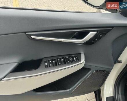 Бежевый Киа EV6, объемом двигателя 0 л и пробегом 33 тыс. км за 25750 $, фото 24 на Automoto.ua