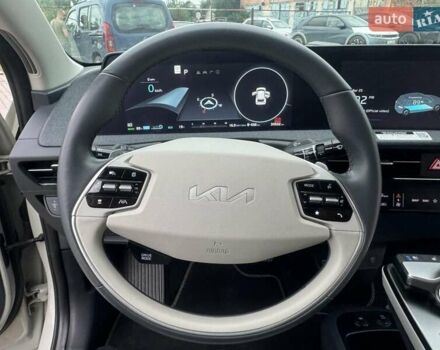 Бежевый Киа EV6, объемом двигателя 0 л и пробегом 33 тыс. км за 25750 $, фото 12 на Automoto.ua