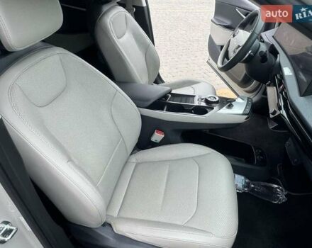 Бежевый Киа EV6, объемом двигателя 0 л и пробегом 33 тыс. км за 25750 $, фото 21 на Automoto.ua
