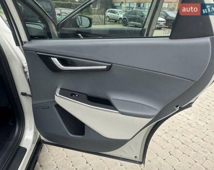 Бежевый Киа EV6, объемом двигателя 0 л и пробегом 33 тыс. км за 25750 $, фото 17 на Automoto.ua
