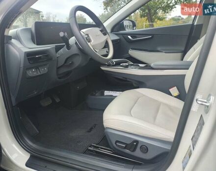 Киа EV6 2023 в Лубнах на Automoto.ua Бежевый Киа EV6, объемом двигателя 0 л и пробегом 32 тыс. км за 25200 $, фото 36 на Automoto.ua