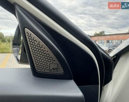Бежевый Киа EV6, объемом двигателя 0 л и пробегом 33 тыс. км за 25750 $, фото 4 на Automoto.ua