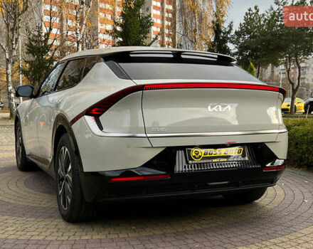 Бежевый Киа EV6, объемом двигателя 0 л и пробегом 2 тыс. км за 31850 $, фото 4 на Automoto.ua
