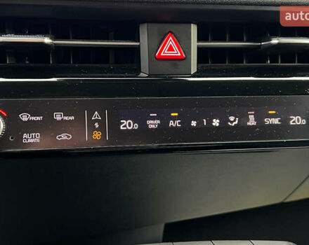 Бежевый Киа EV6, объемом двигателя 0 л и пробегом 2 тыс. км за 31850 $, фото 15 на Automoto.ua