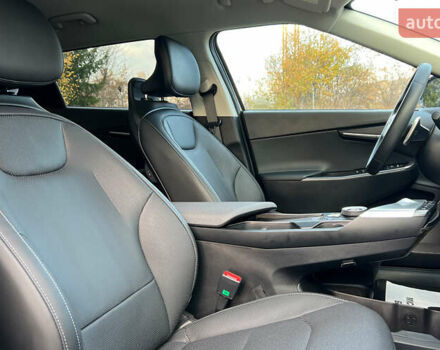 Бежевый Киа EV6, объемом двигателя 0 л и пробегом 2 тыс. км за 31850 $, фото 24 на Automoto.ua