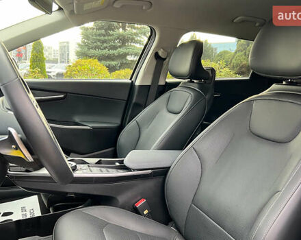 Бежевый Киа EV6, объемом двигателя 0 л и пробегом 2 тыс. км за 31850 $, фото 8 на Automoto.ua