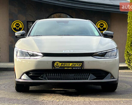 Бежевый Киа EV6, объемом двигателя 0 л и пробегом 2 тыс. км за 31850 $, фото 1 на Automoto.ua