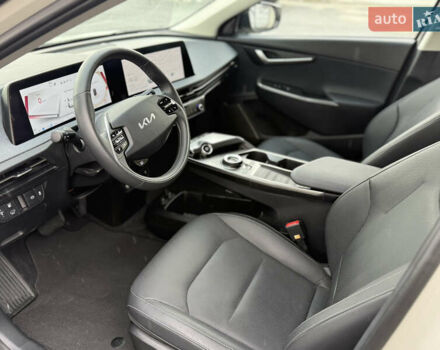 Бежевый Киа EV6, объемом двигателя 0 л и пробегом 1 тыс. км за 31850 $, фото 7 на Automoto.ua