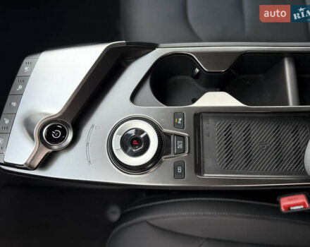 Бежевый Киа EV6, объемом двигателя 0 л и пробегом 1 тыс. км за 31850 $, фото 10 на Automoto.ua