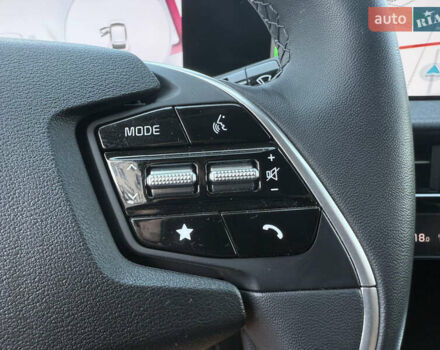 Бежевый Киа EV6, объемом двигателя 0 л и пробегом 1 тыс. км за 31850 $, фото 14 на Automoto.ua