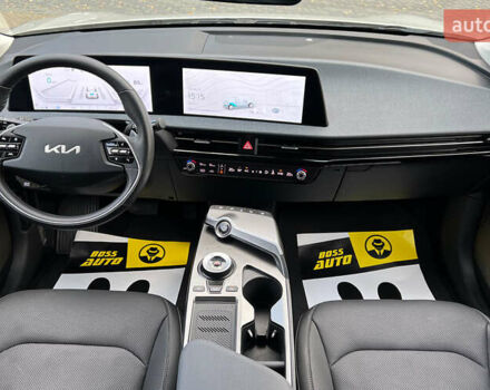 Бежевый Киа EV6, объемом двигателя 0 л и пробегом 2 тыс. км за 31850 $, фото 12 на Automoto.ua