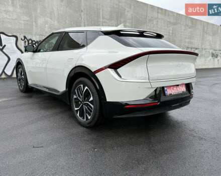 Бежевый Киа EV6, объемом двигателя 0 л и пробегом 1 тыс. км за 31850 $, фото 6 на Automoto.ua