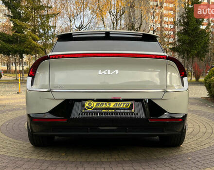 Бежевый Киа EV6, объемом двигателя 0 л и пробегом 2 тыс. км за 31850 $, фото 5 на Automoto.ua