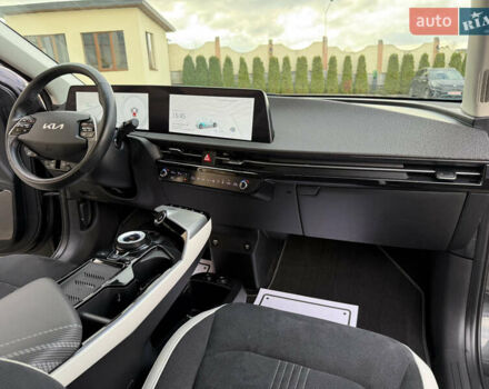 Черный Киа EV6, объемом двигателя 0 л и пробегом 54 тыс. км за 23999 $, фото 49 на Automoto.ua